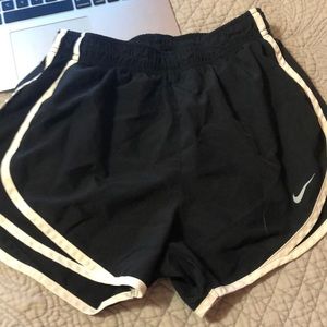 nike shorts black